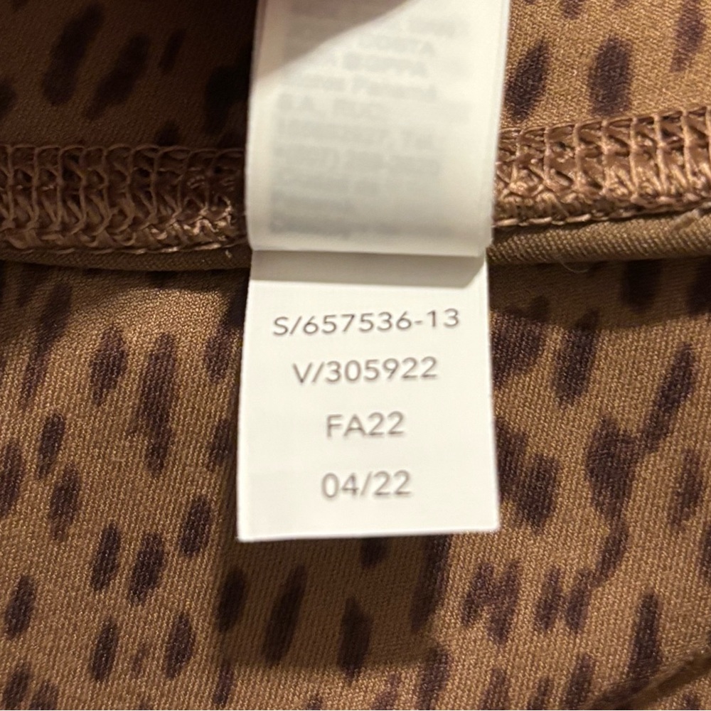 Athleta Salutation Stash Pocket 7/8 Tights Leggings Shanti Animal Beige Large - Picture 8 of 13
